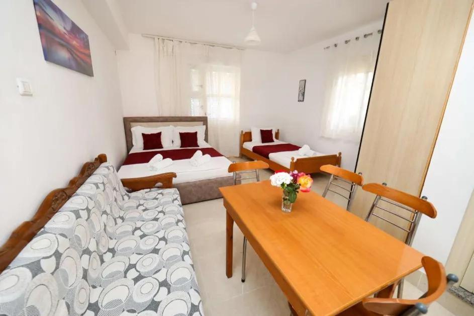 Vila Agolli Vlorë Esterno foto
